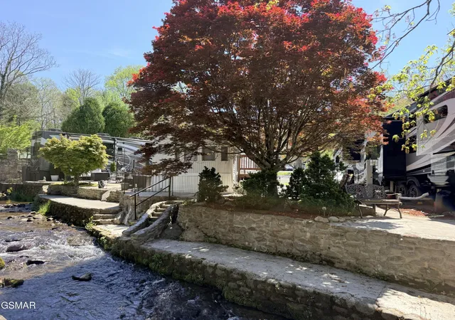 3rd image of 4229 E Parkway #174, Gatlinburg, TN 37738 | MLS# 3513051