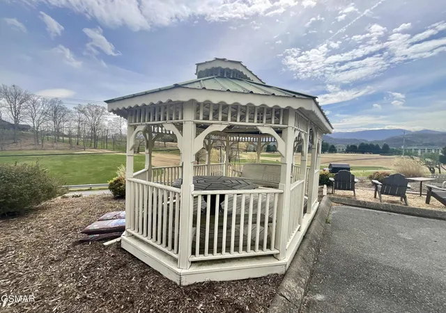 2nd image of 503 Dollywood Ln, Pigeon Forge, TN 37863