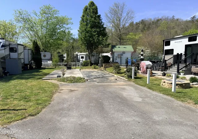 2nd image of 4229 E Parkway #225, Gatlinburg, TN 37738 | MLS# 3513059