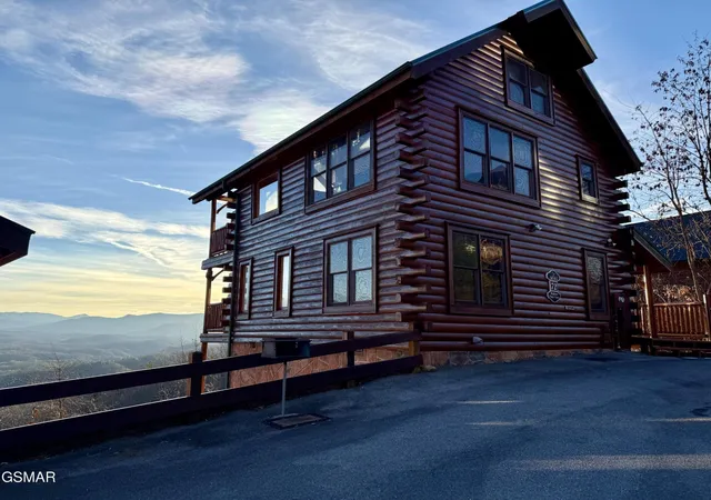 2nd image of 3045 Legacy Vista Dr, Sevierville, TN 37876 | MLS# 3270197