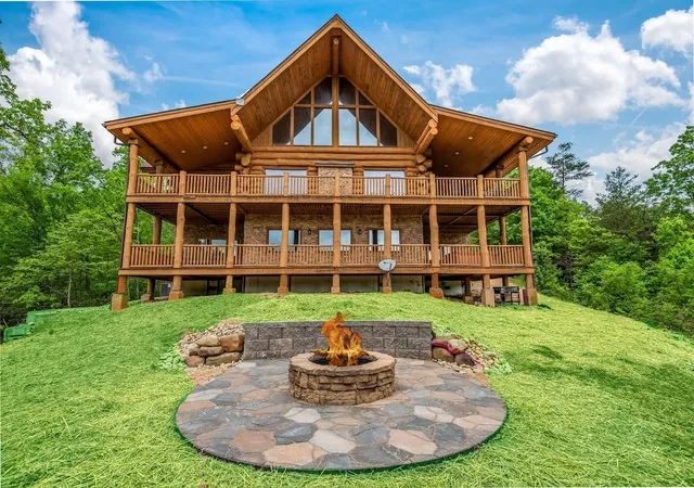 Homes for sale in Gatlinburg, TN | 618 Big Bear Ridge Road, Gatlinburg, TN 37738 | MLS# 3240150