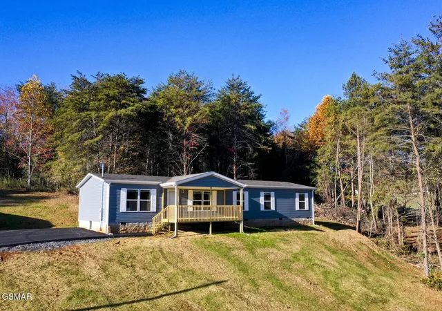 3rd image of 350 Bungalow Dr, Dandridge, TN 37725 | MLS# 3309985