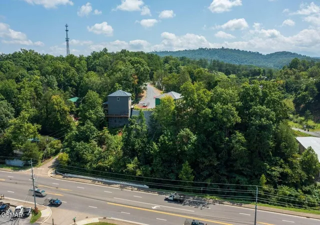3rd image of 1130 Lee Cardwell Circle Circle, Pigeon Forge, TN 37863 | MLS# 3278424
