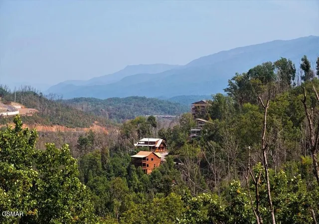 47th image of 605 Wiley Oakley Dr, Gatlinburg, TN 37738 | MLS# 3510516