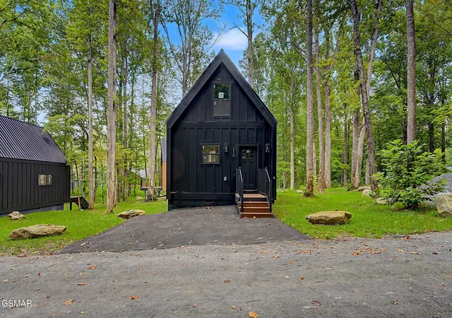 Photo 4 of Single family home for sale at 210 Braydens Way, Gatlinburg, TN 37738 | MLS# 3528633 | Listing updated on 2026-09-23