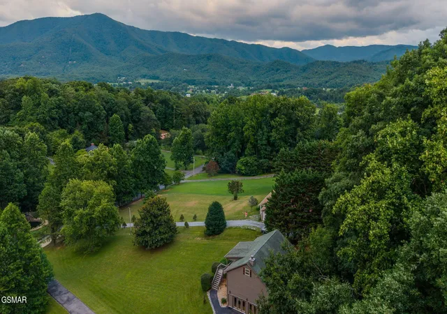45th image of 3183 Wears Dr, Sevierville, TN 37862 | MLS# 3304510