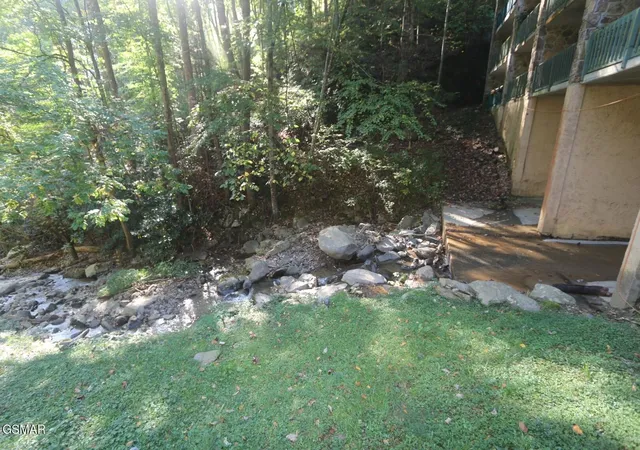 2nd image of 1435 Wiley Oakley Dr, Gatlinburg, TN 37738