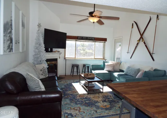 2nd image of 1380 Ski View Dr #APT 3303, Gatlinburg, TN 37738 | MLS# 3302118