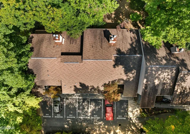 Homes for sale in Gatlinburg, TN | 1235 Ski Mountain Road Road, Gatlinburg, TN 37738 | Houzeo