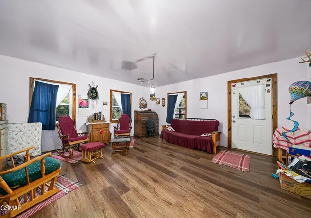 3rd image of 107 Cherry Street, Deer Lodge, TN 37726 | MLS# 3278333