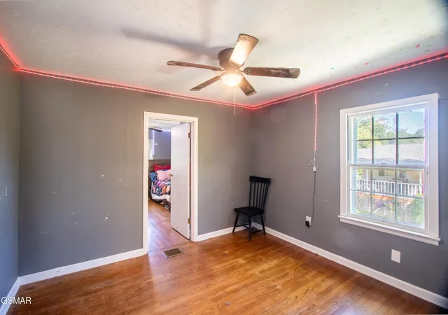 5th image of 129 S High Knob Road, La Follette, TN 37766 | MLS# 3278292