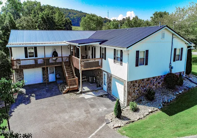 3rd image of 500 Buckingham Dr, Newport, TN 37821 | MLS# 3321034