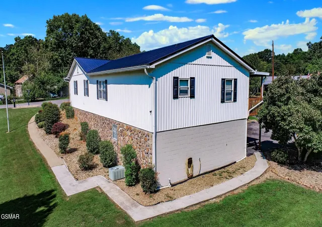 4th image of 500 Buckingham Dr, Newport, TN 37821 | MLS# 3321034