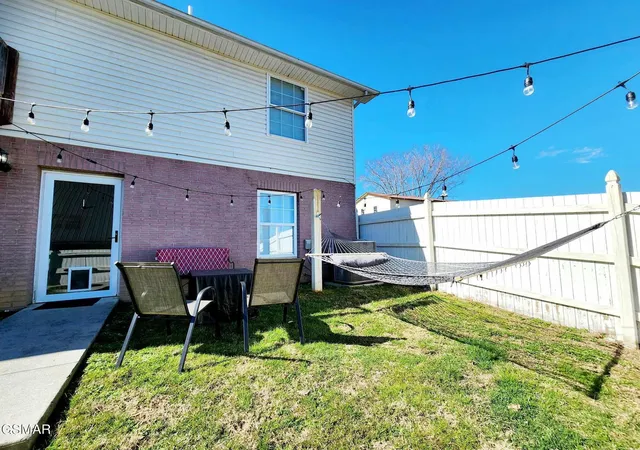 2nd image of 2904 Boyds Creek Hwy, Sevierville, TN 37876