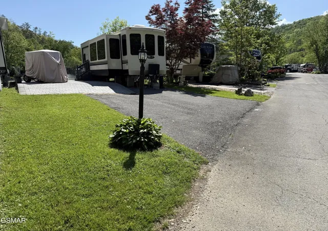 2nd image of 4229 E Parkway #348, Gatlinburg, TN 37738 | MLS# 3513050
