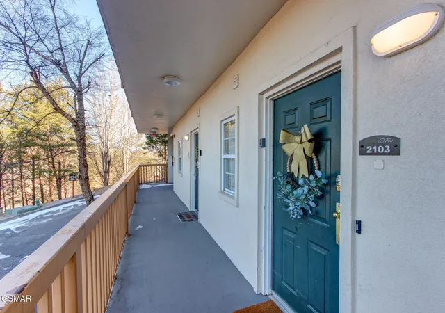 2nd image of 820 Golf Vw Blvd, Pigeon Forge, TN 37863