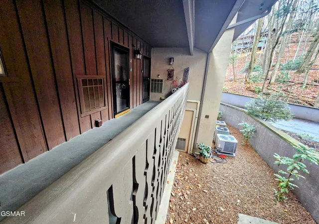 3rd image of 1235 Ski Mountain Road #APT 619, Gatlinburg, TN 37738 | MLS# 3304109
