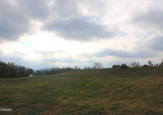 3rd image of 637 Sharp Road, Sevierville, TN 37876 | MLS# 3270008