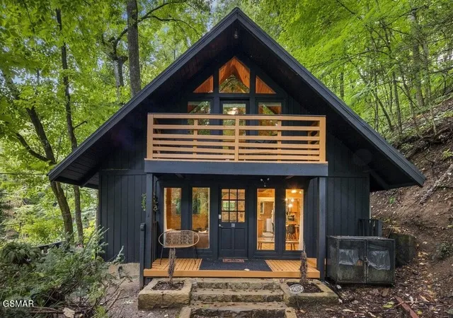 2nd image of 907 Ski Mountain Rd Road, Gatlinburg, TN 37738 | MLS# 3305365
