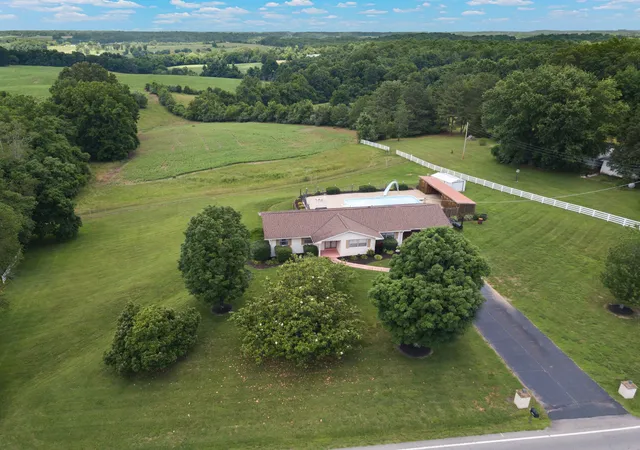 Photo 3 of Single family home for sale at 5528 Highway 76 E, Springfield, TN 37172 | MLS# 3233823 | Listing updated on 2026-08-23