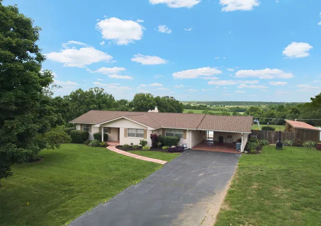 Photo 4 of Single family home for sale at 5528 Highway 76 E, Springfield, TN 37172 | MLS# 3233823 | Listing updated on 2026-08-23
