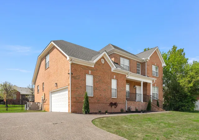 2nd image of 102 Clairmonte Ln, Hendersonville, TN 37075 | MLS# 3233522