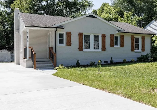 1st image of 1716 Hillview Dr, Columbia, TN 38401 | MLS# 3242775
