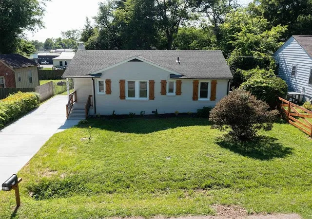 2nd image of 1716 Hillview Dr, Columbia, TN 38401 | MLS# 3242775