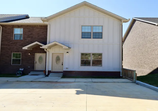 2nd image of 500 Peachers Mill Rd, Clarksville, TN 37042 | MLS# 3270183