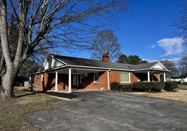 Homes for sale in Loretto, TN | 211 Church St, Loretto, TN 38469 | MLS# 3233551