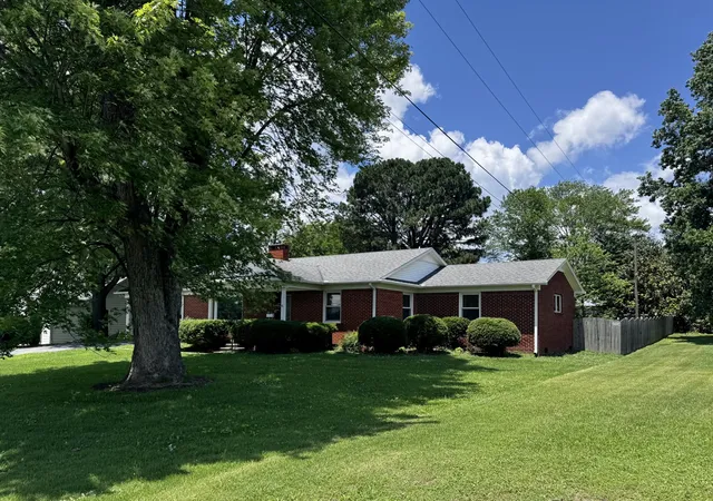 Homes for sale in Loretto, TN | 211 Church St, Loretto, TN 38469 | MLS# 3233551