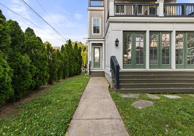 Photo 3 of Single family home for sale at 805 South 19th St, Nashville, TN 37206 | MLS# 3233717 | Listing updated on 2026-08-31