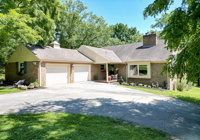 Homes for sale in Columbia, TN | 2403 Hidden Lake Cir, Columbia, TN 38401 | MLS# 3242077