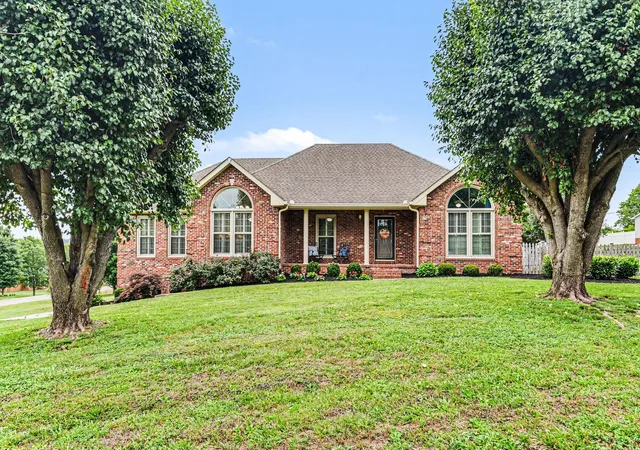 Photo 1 of Single family home for sale at 100 Macintosh Dr, Springfield, TN 37172 | MLS# 3233725 | Listing updated on 2026-09-02