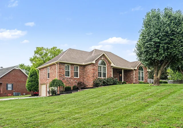 Photo 3 of Single family home for sale at 100 Macintosh Dr, Springfield, TN 37172 | MLS# 3233725 | Listing updated on 2026-09-02