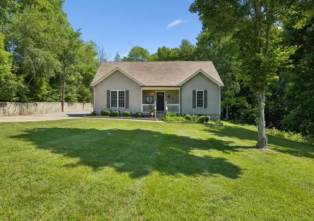 Homes for sale in Ashland City, TN | 1179 Abernathy Rd, Ashland City, TN 37015 | MLS# 3243446