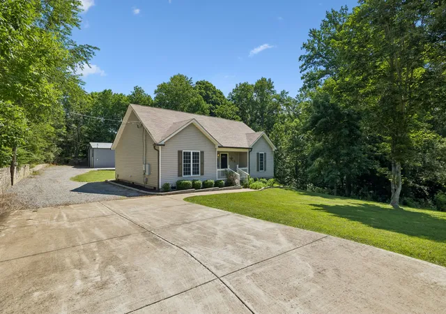 Homes for sale in Ashland City, TN | 1179 Abernathy Rd, Ashland City, TN 37015 | MLS# 3243446