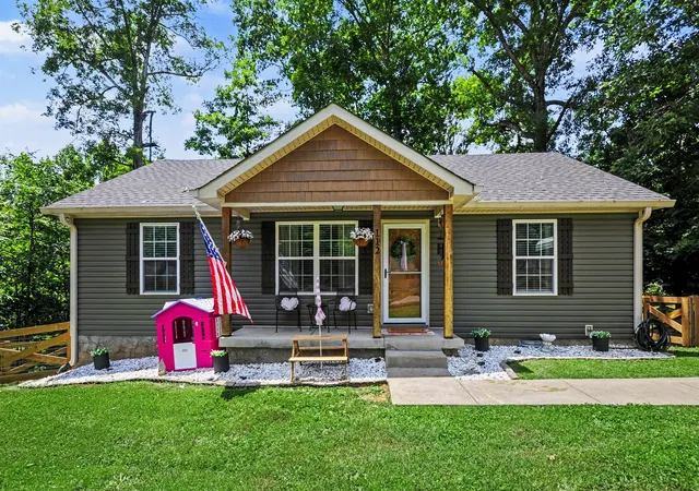 Homes for sale in Ashland City, TN | 112 Jupiter Dr, Ashland City, TN 37015 | MLS# 3239866