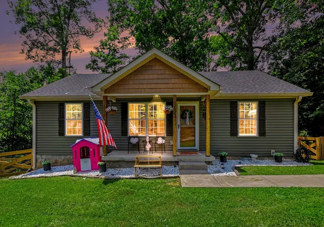 Homes for sale in Ashland City, TN | 112 Jupiter Dr, Ashland City, TN 37015 | MLS# 3239866
