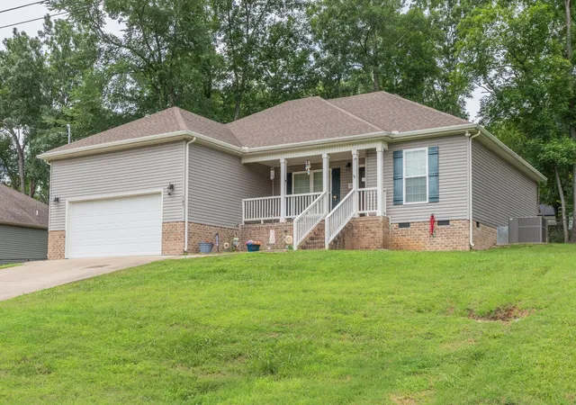 Homes for sale in Shelbyville, TN | 107 Doak St, Shelbyville, TN 37160 | MLS# 3245351