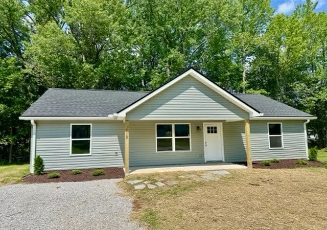 1st image of 218 E Peter Ave, Monterey, TN 38574 | MLS# 3234054