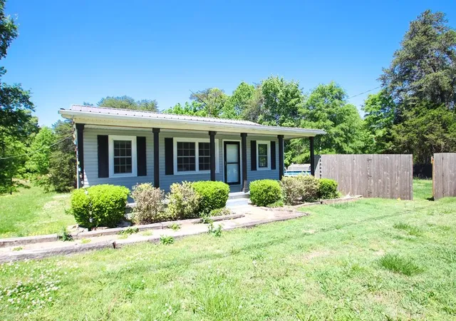 Homes for sale in Walling, TN | 13400 Old Kentucky Rd, Walling, TN 38587 | MLS# 3233809