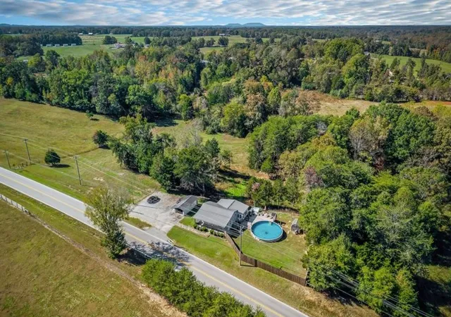 Homes for sale in Walling, TN | 13400 Old Kentucky Rd, Walling, TN 38587 | MLS# 3233809