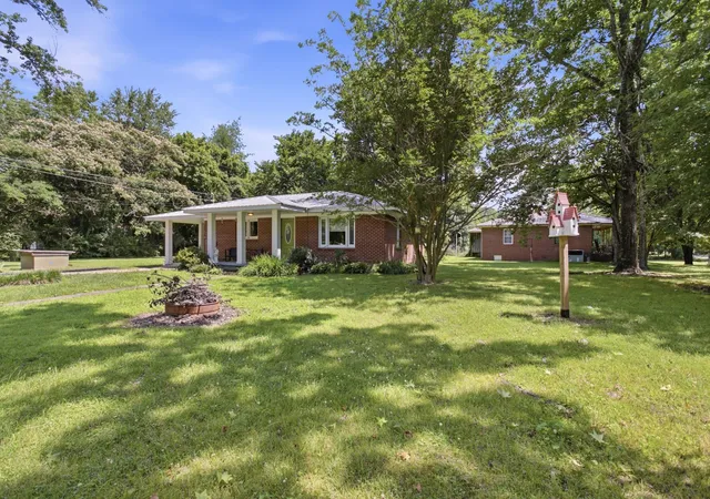 Photo 1 of Single family home for sale at 150 Toms Crk Rd, Linden, TN 37096 | MLS# 3234220 | Listing updated on 2026-08-13