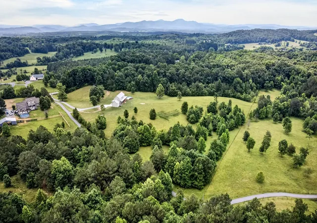 Homes for sale in Old Fort, TN | 7000 Spring Pl Road Se, Old Fort, TN 37362 | MLS# 3245628