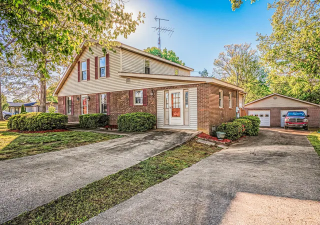 Homes for sale in Greenville, KY | 151 Baggett Ln, Greenville, KY 42345 | MLS# 3234312