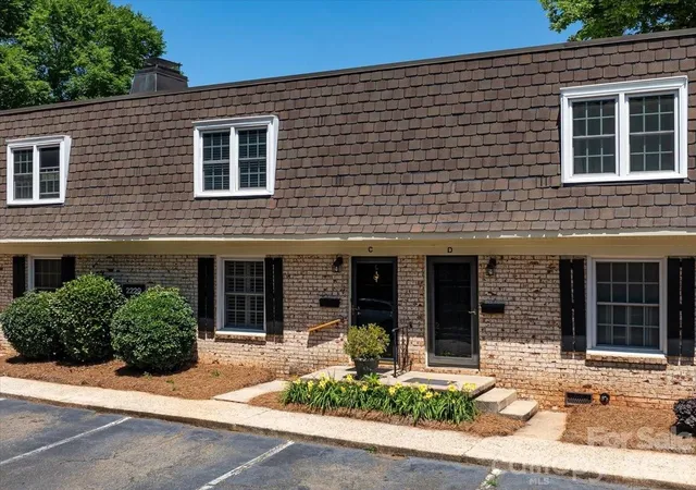 3rd image of 2229 Rexford Rd #C, Charlotte, NC 28211 | MLS# 3234319