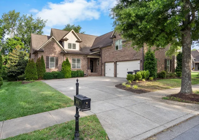 Photo 2 of Mansion for sale at 611 Band Dr, Franklin, TN 37064 | MLS# 3233976 | Listing updated on 2026-07-29