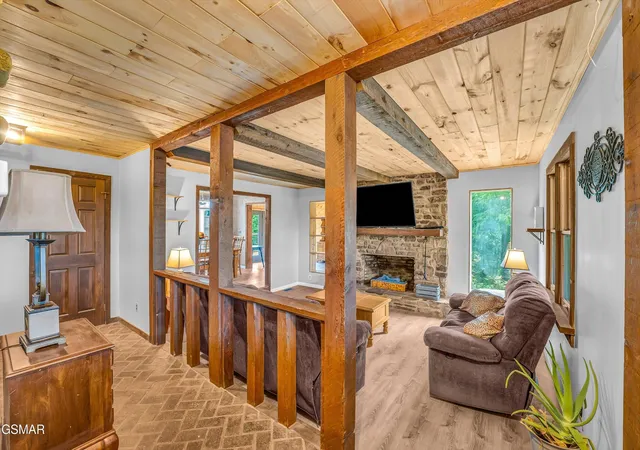 Photo 4 of Single family home for sale at 1131 Lindsey Dr, Sevierville, TN 37876 | MLS# 3270056 | Listing updated on 2026-09-20