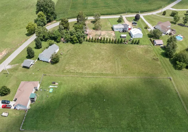Photo 4 of Sale Pending at 5261 Youngville Rd, Springfield, TN 37172 | MLS# 3250901 | Listing updated on 2026-08-22